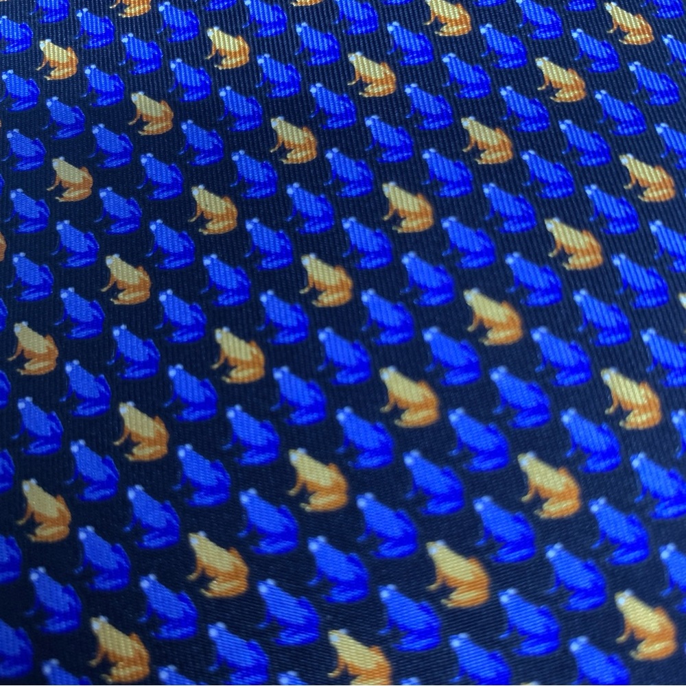 Robert Talbott men’s tie silk frog print blue gold 60 inches hand sewn in USA - Picture 2 of 7